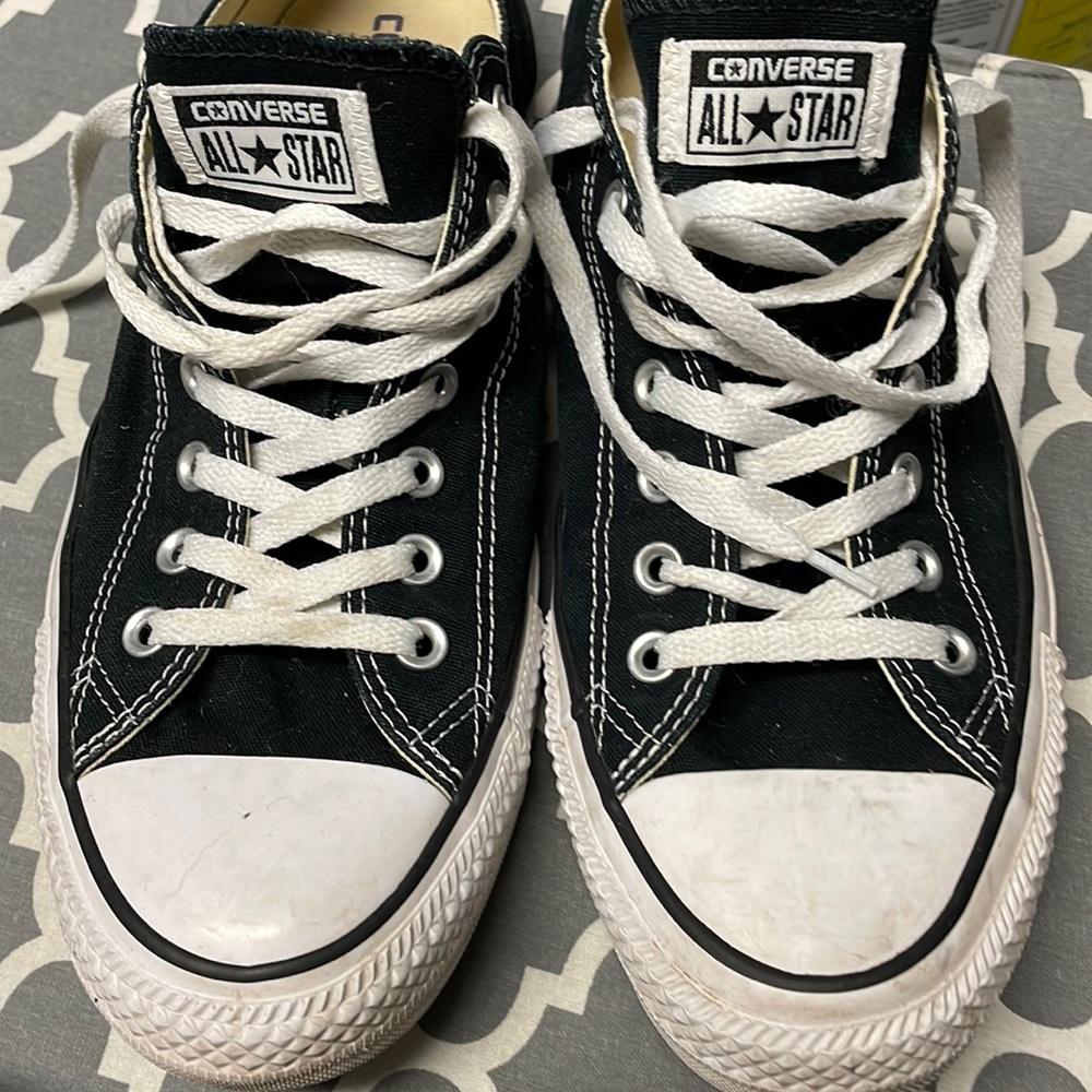 Unisex Black Low Top Chuck Taylor Converse Shoes Size- Men’s 11 Women’s 13